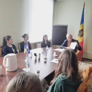 Dialog între tineri și administrația publică locală